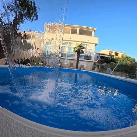 Apartments Sun Dance With Heated Pool Novalja Eksteriør billede