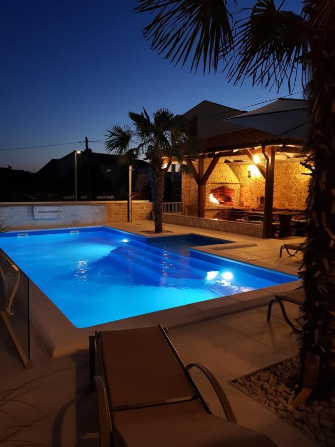 Apartments Sun Dance With Heated Pool Novalja Eksteriør billede