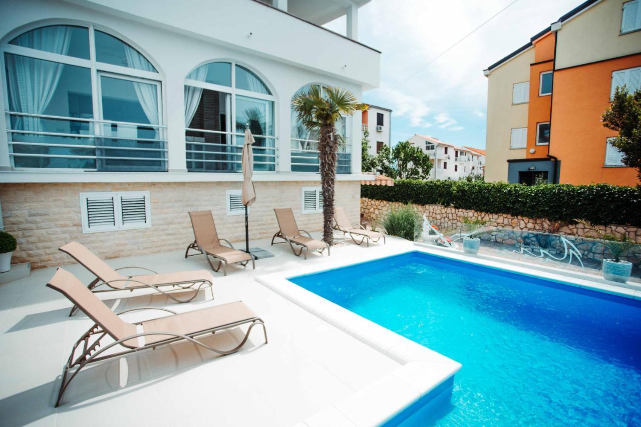 Apartments Sun Dance With Heated Pool Novalja Eksteriør billede