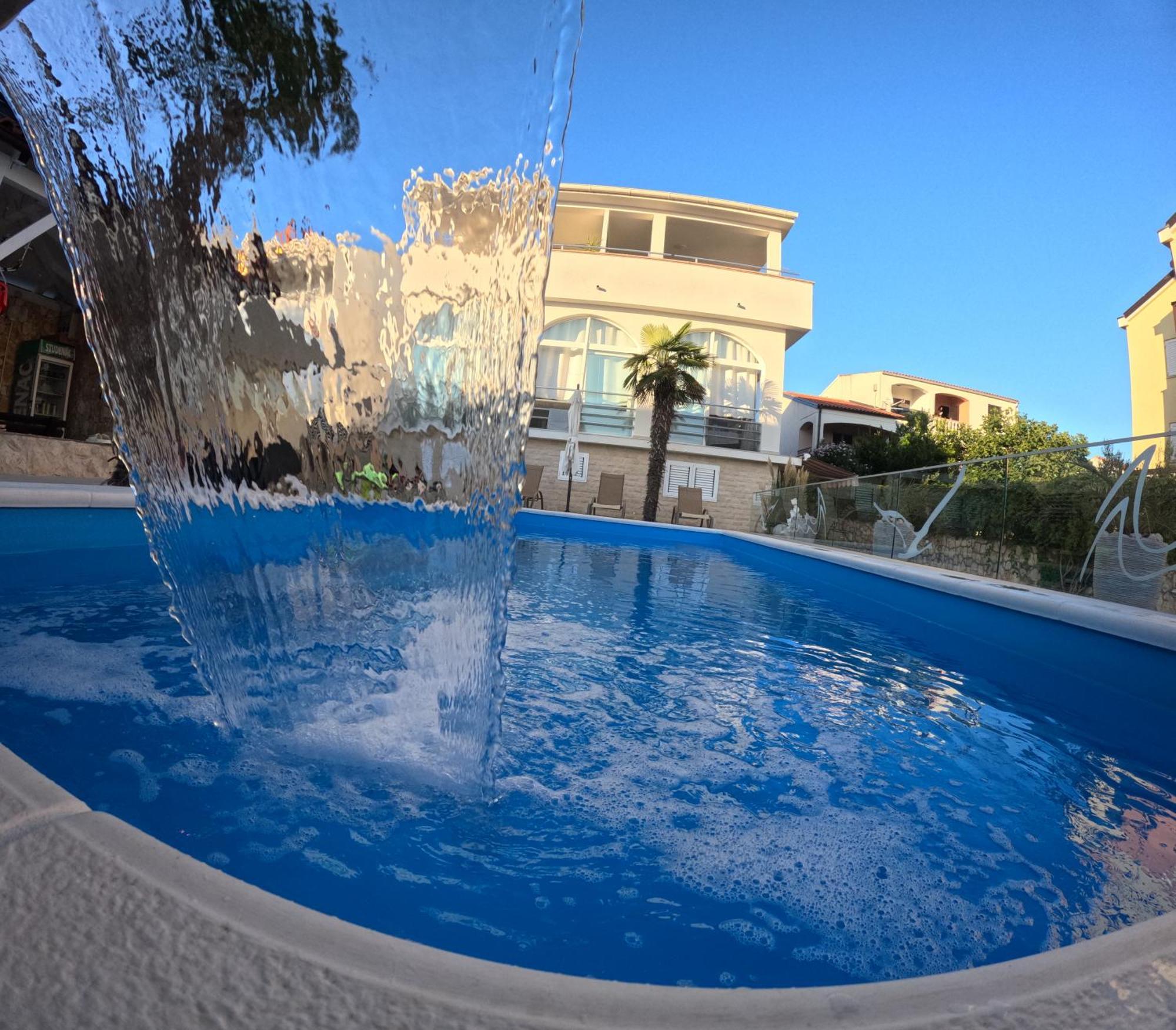 Apartments Sun Dance With Heated Pool Novalja Eksteriør billede